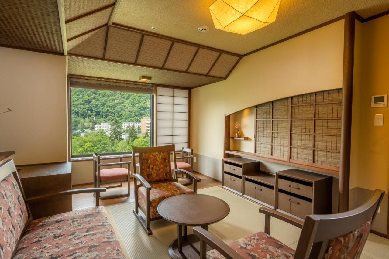 Отель Jozankei Onsen Yurakusoan Саппоро Экстерьер фото