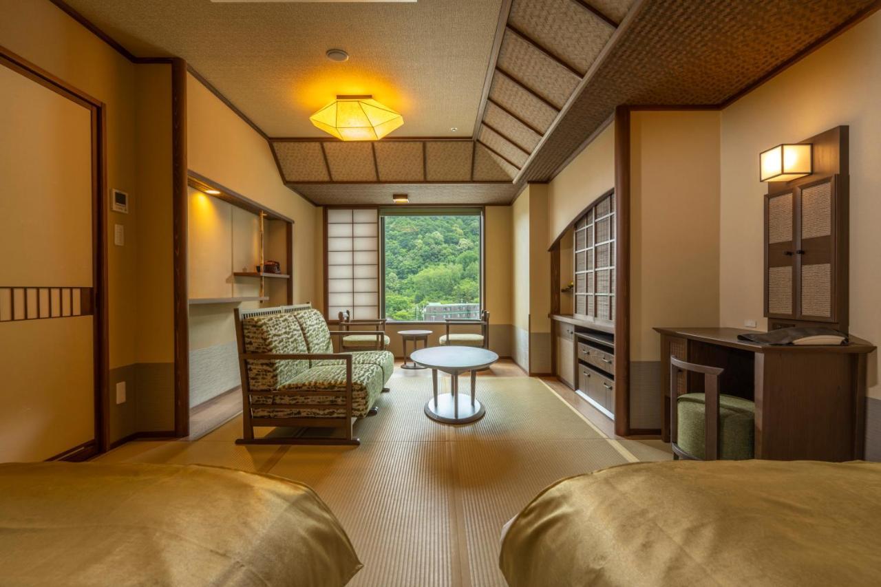 Отель Jozankei Onsen Yurakusoan Саппоро Экстерьер фото