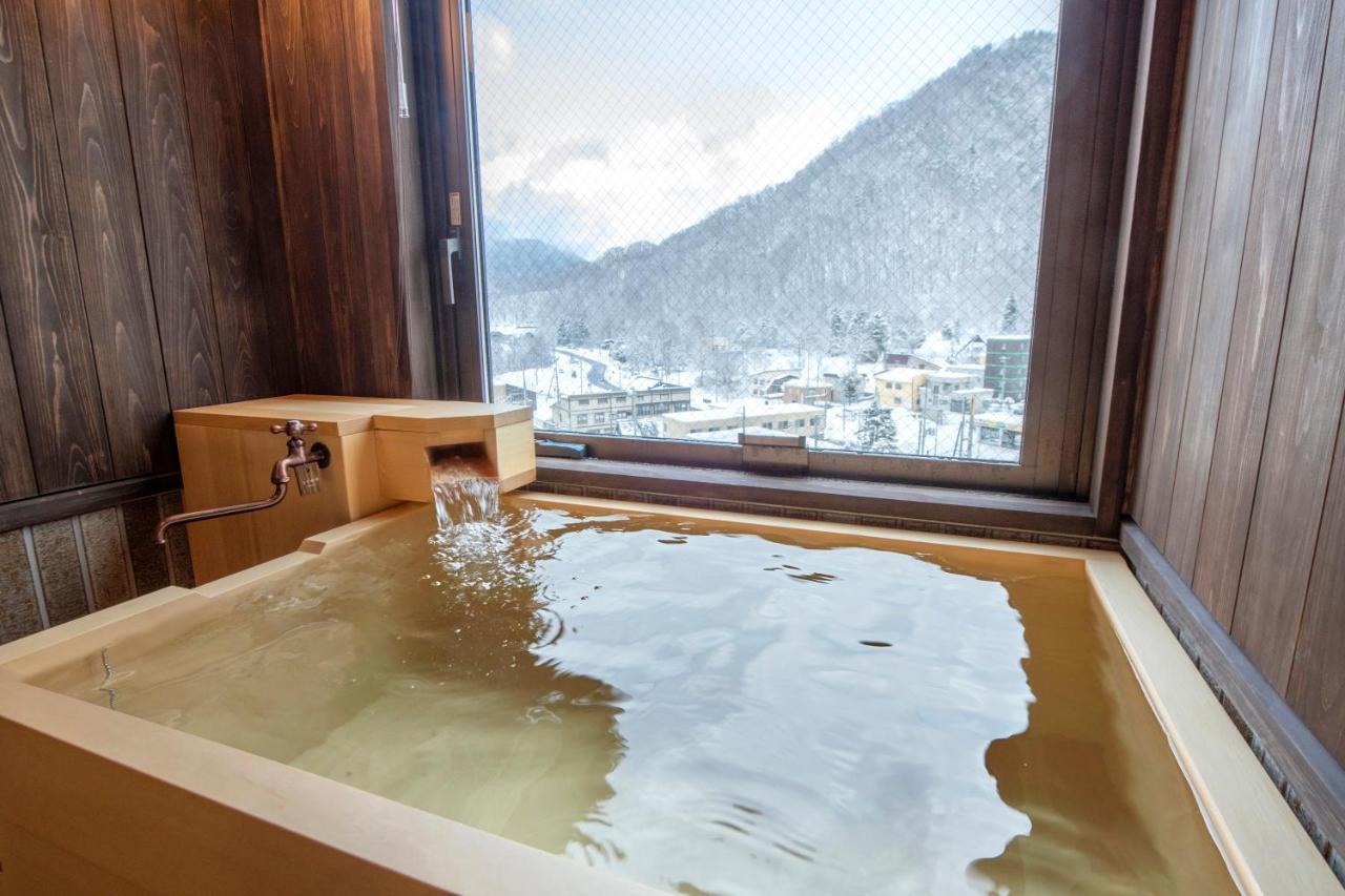 Отель Jozankei Onsen Yurakusoan Саппоро Экстерьер фото