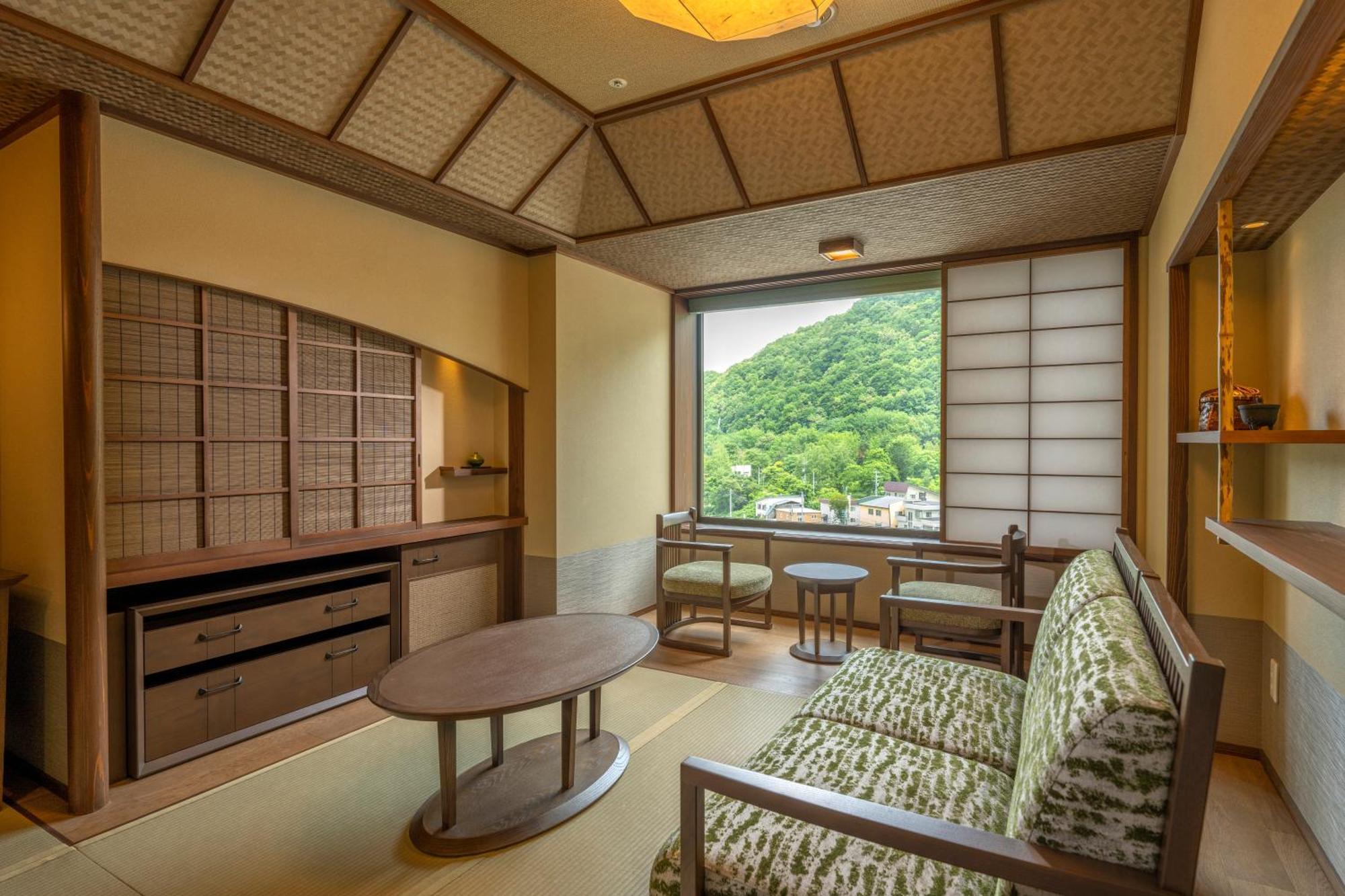 Отель Jozankei Onsen Yurakusoan Саппоро Экстерьер фото